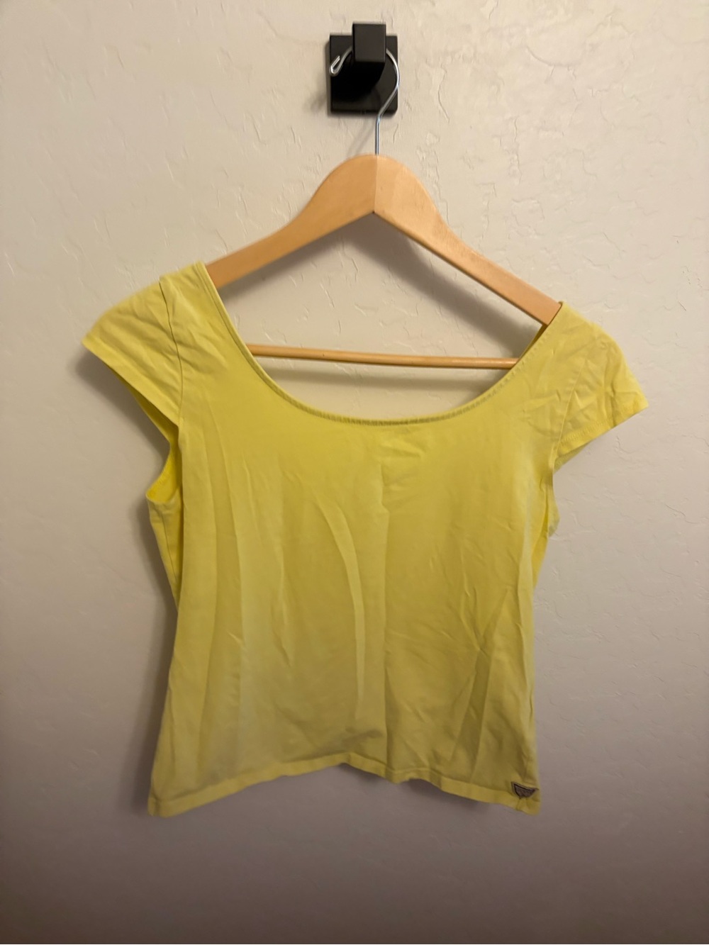 GUESS Yellow Wrap Crop Top Size M Cap Sleeve Y2K Ballet Style